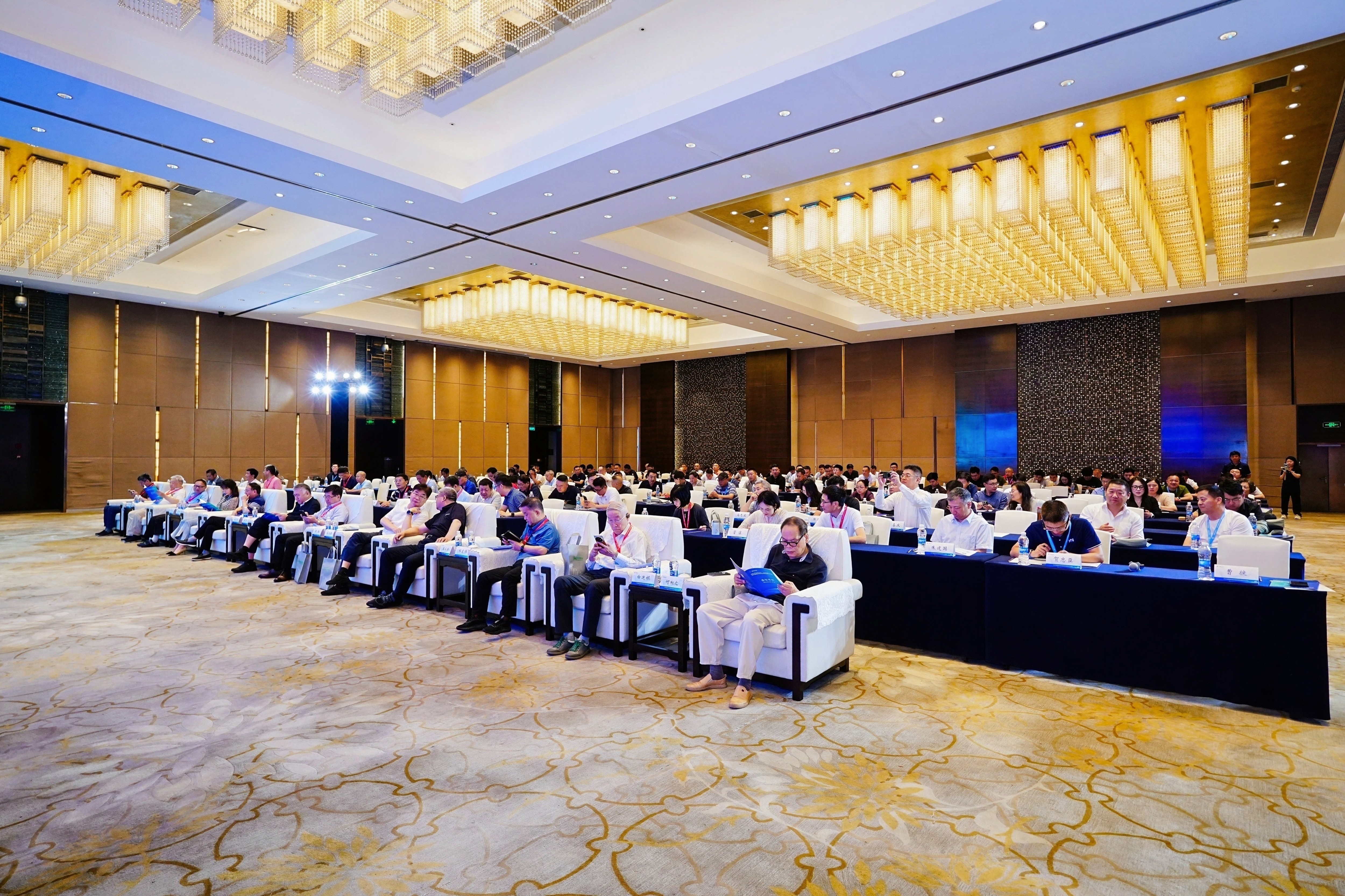 1751009245747977.jpg 1751009245747977.jpg